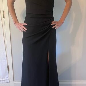 Elegant Black Backless Evening Dress with Side Slit